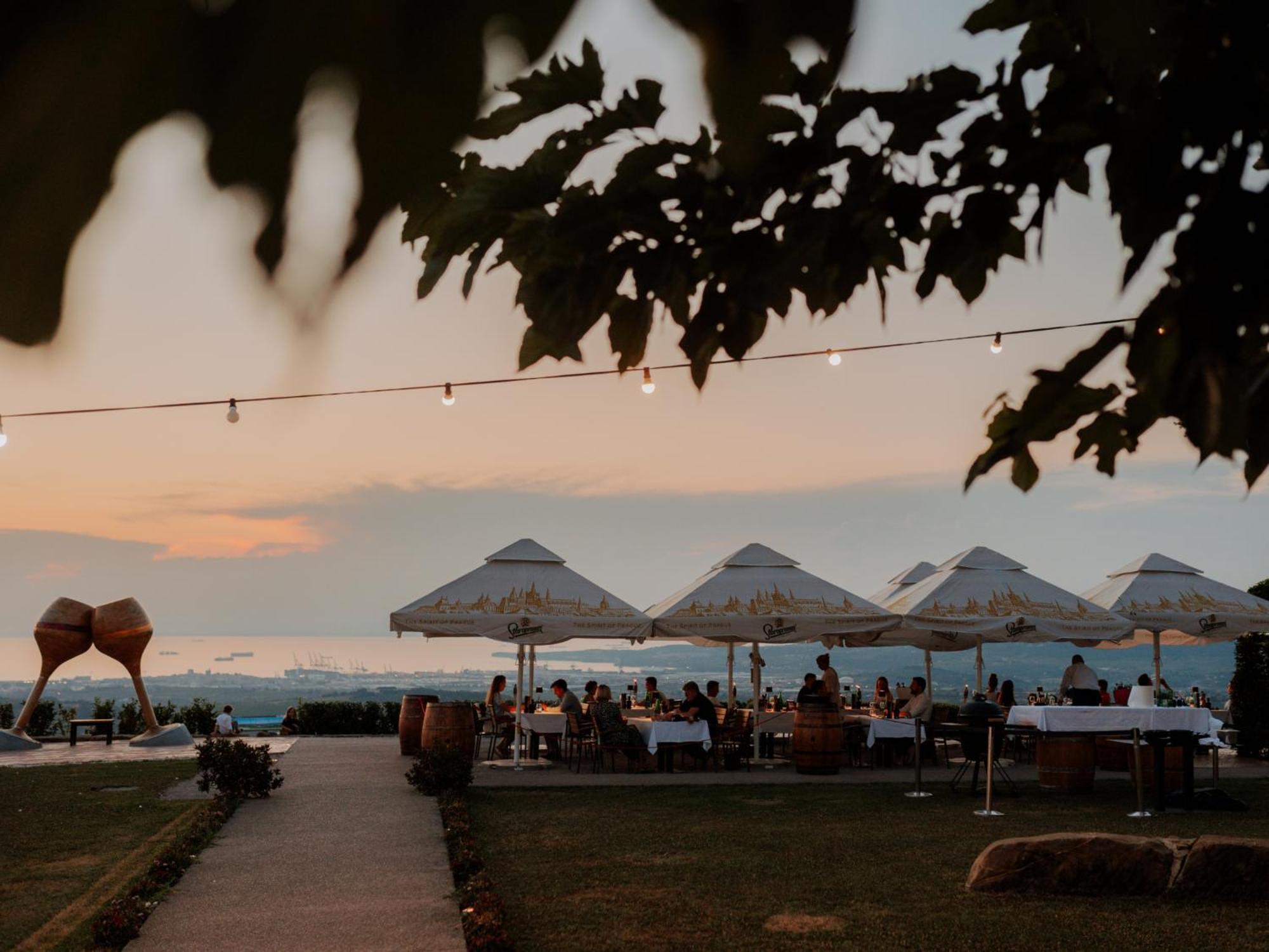 Wine Paradise - Glamping Resort Marezige Eksteriør billede